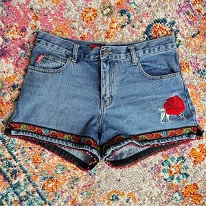 Vtg 90s Y2K Outlaw Blue Denim Wmbroidered Rose Beaded‎ Jean Shorts 100% Cotton 3